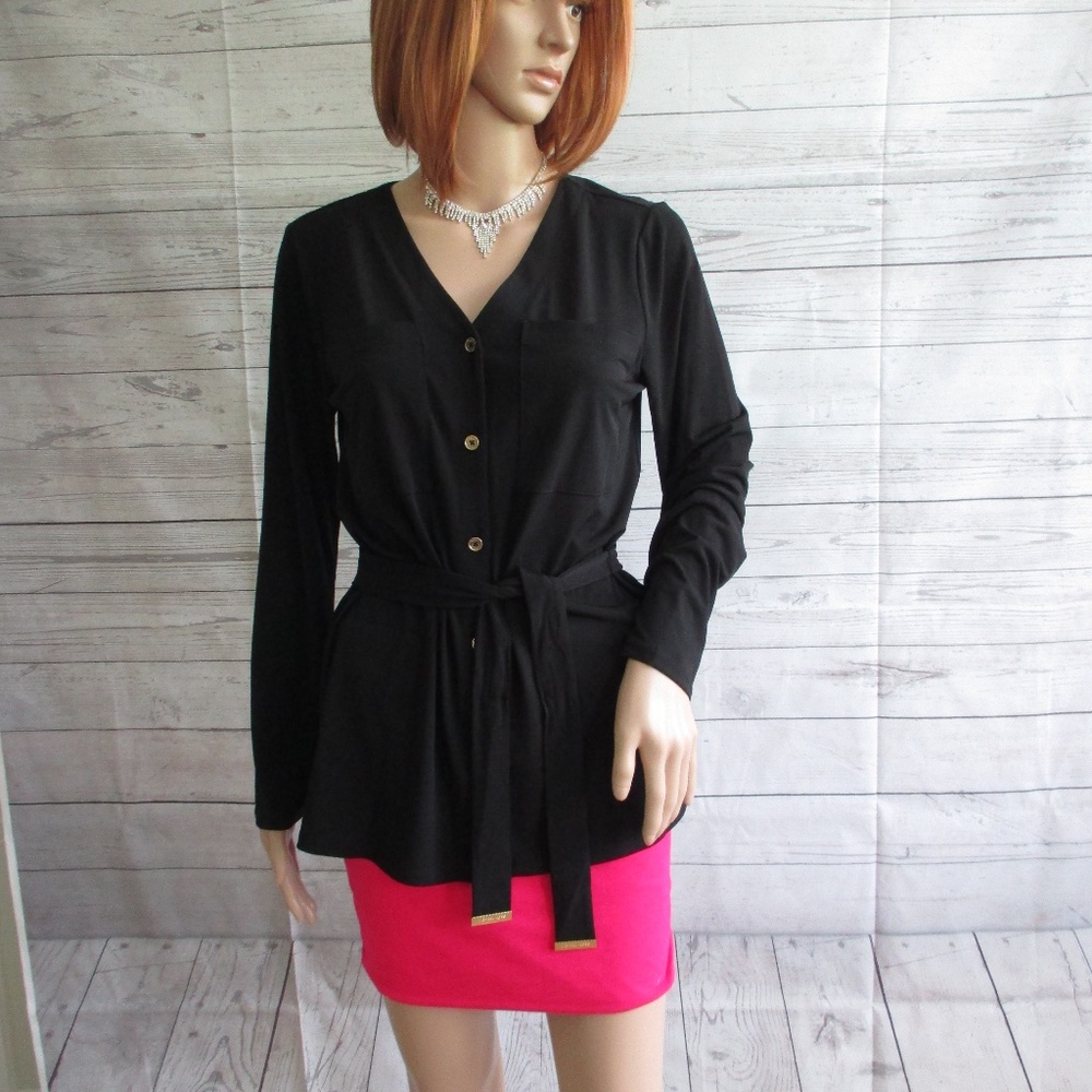 NWT - MICHAEL KORS stretchy knit top - sz L - $110